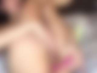 YaniraJunk's Live Sex Cam Show