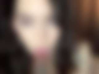 YaniraJunk's Live Sex Cam Show