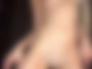 Live cam show with YaniraJunk - Athletic Teen (18+) on TeamSkeetLive