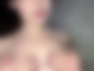 YaniraJunk's Live Sex Cam Show