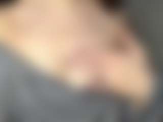 Live cam show with YaniraJunk - Skinny on milfzrlive.com