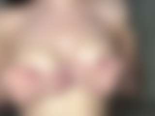 YaniraJunk's Live Sex Cam Show