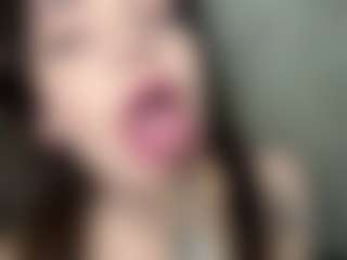 YaniraJunk's Live Sex Cam Show