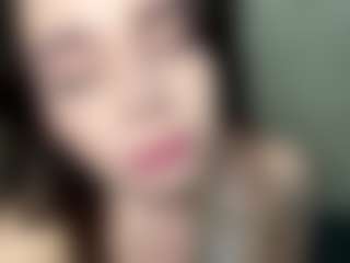 YaniraJunk's Live Sex Cam Show