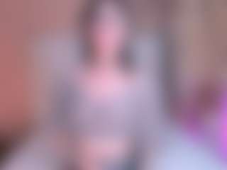 AnnaDenverr MILF webcam performer live streaming