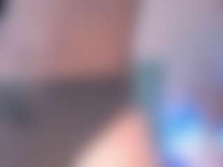 AnnaDenverr MILF webcam performer live streaming