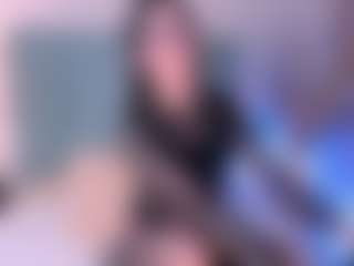 AnnaDenverr MILF webcam performer live streaming