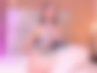 AnnaDenverr MILF webcam performer live streaming
