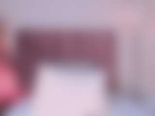 Live cam show with AnnaDenverr - Skinny MILF on Dare Cams