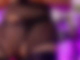 Live cam show with Melany-Naa - Green Eyes on CamClone