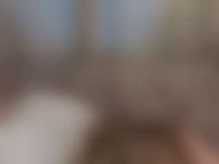 Live cam show with Sally - Green Eyes on SquirtSoMuch