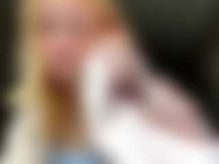 Live cam show with SandraAllamong - Public on Dare Cams