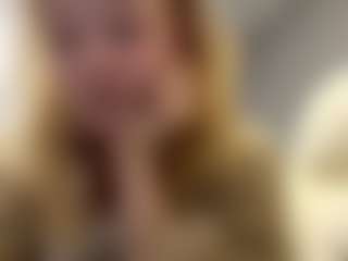 Live cam show with SandraAllamong - Fingering on xxxlivecams.org