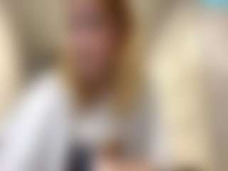 Live cam show with SandraAllamong - Genital Piercings on AdultVida.com