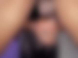 bemylove32's Live Sex Cam Show