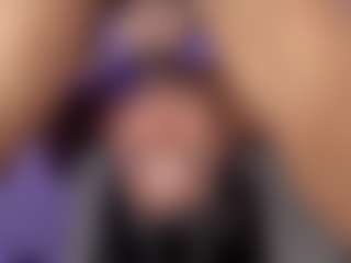 bemylove32's Live Sex Cam Show