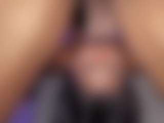 bemylove32's Live Sex Cam Show