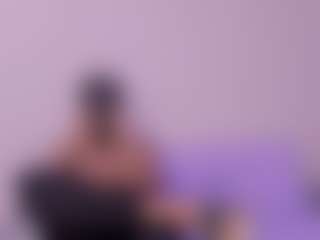 bemylove32's Live Sex Cam Show