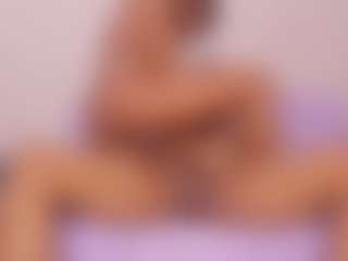 bemylove32's Live Sex Cam Show