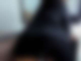 Live cam show with Lilicameron - Ebony Toys on Chatstar