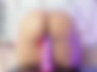 Live cam show with Lilicameron - Teen (18+) on Streamer API