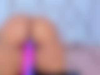 Live cam show with Lilicameron - Grandes Tetas on SmokeAndPoke