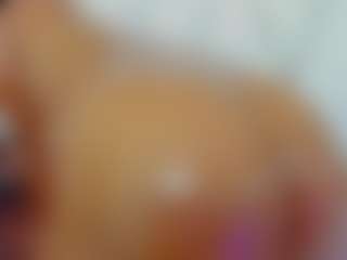 Live cam show with Lilicameron - Spank Ebony on CamwithHer