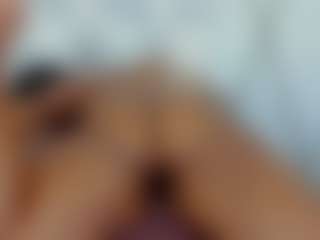 Live cam show with Lilicameron - Curvy Teen (18+) on liverealitysex.com