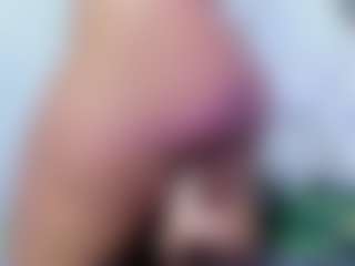 Live cam show with Lilicameron - Grandes Tetas on sexylive.show