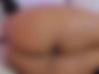 Live cam show with Lilicameron - BBW Ebony on CamSextacy