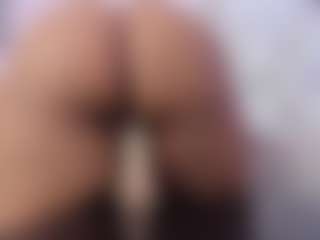 Live cam show with Lilicameron - Oil on Mixed Magazine Live