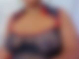 Live cam show with Lilicameron - Ebony Shaved Pussy on Camsoda
