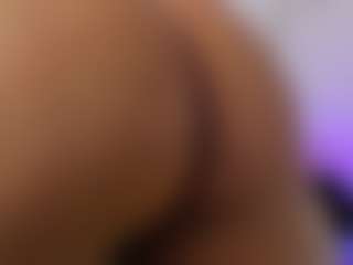 Live cam show with Lilicameron - Shaved Pussy on Strip Flash - Live Sex Shows