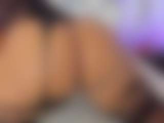 Live cam show with Lilicameron - Colombia on Camsoda