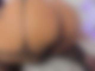 Live cam show with Lilicameron - Ebony on Mixed Magazine Live | colombia