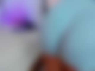 Live cam show with Lilicameron - Oil on Big Tits