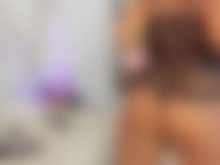 Live cam show with Lilicameron - Grandes Tetas on CamwithHer