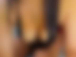 Live cam show with Nicolle-HERNANDEZ - Cougar on Camiplay Live