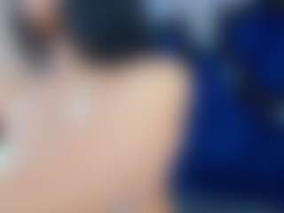 Live cam show with Nicolle-HERNANDEZ - Tease on CamClone