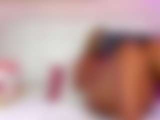 Show en direct avec ThaliaWest - Fingering sur Camsoda
