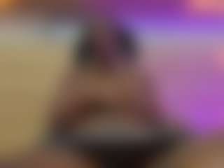 ThaliaWest's Live Sex Cam Show