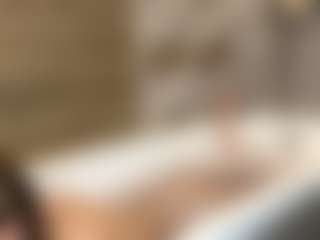Live cam show with Kate - Teen (18+) on Camsoda