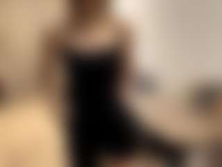 Live cam show with Kate - Striptease on CamSodaAdn