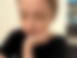 Live cam show with Kate - Striptease on luckytryst.com
