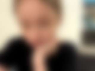 Live cam show with Kate - Small Tits on makecum.org