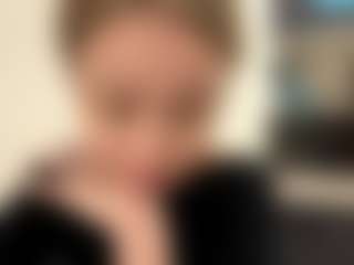 Live cam show with Kate - Fingering on Sweet Sext
