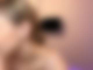 Live cam show with Kate - Flashing on madthumbs