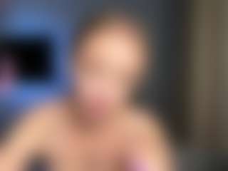 Live cam show with Kate - Striptease on Fit Hotties