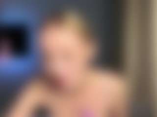 Live cam show with Kate - Facial Piercings on thefappeningchat.com