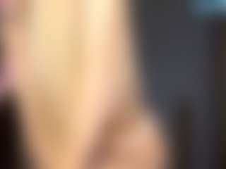 Live cam show with Kate - Petite on madthumbs